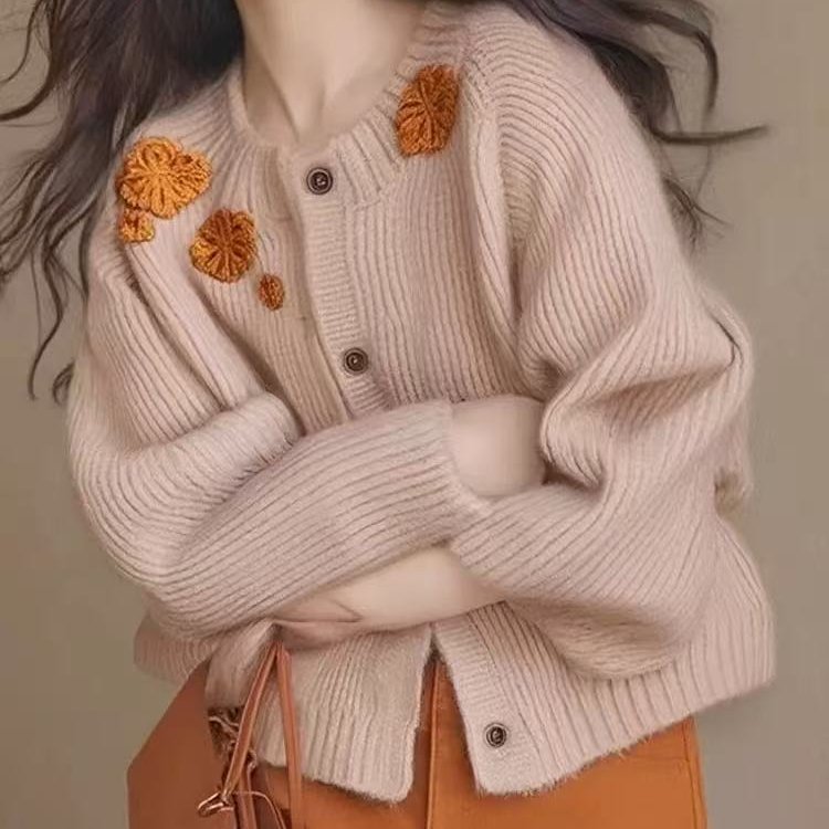 独特别致花朵刺绣减龄毛衣外套设计感单排扣针织开衫洋气长袖上衣