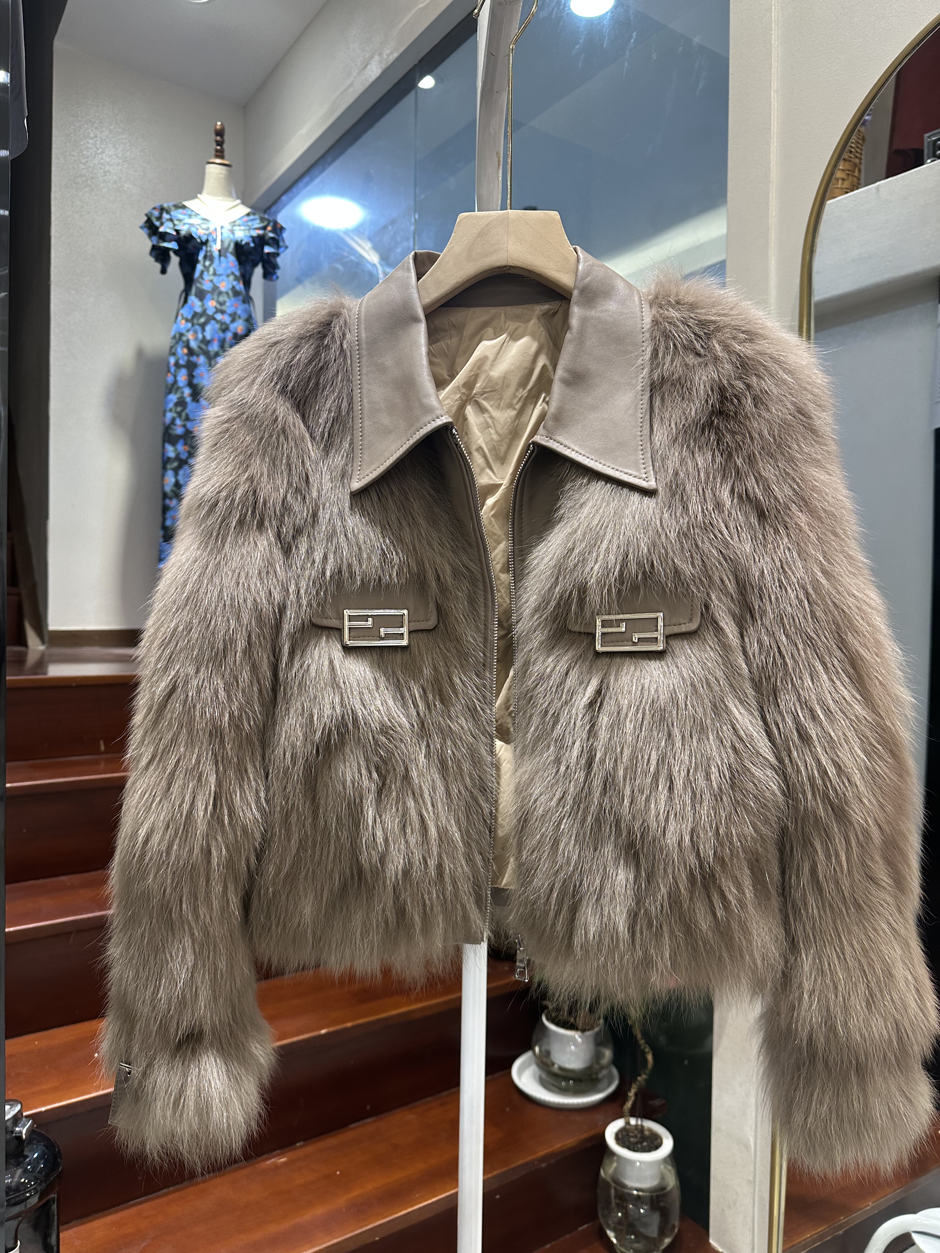 2025欧货小香风皮草鹅绒狐狸毛女冬新款高级感气质短款小个子上衣