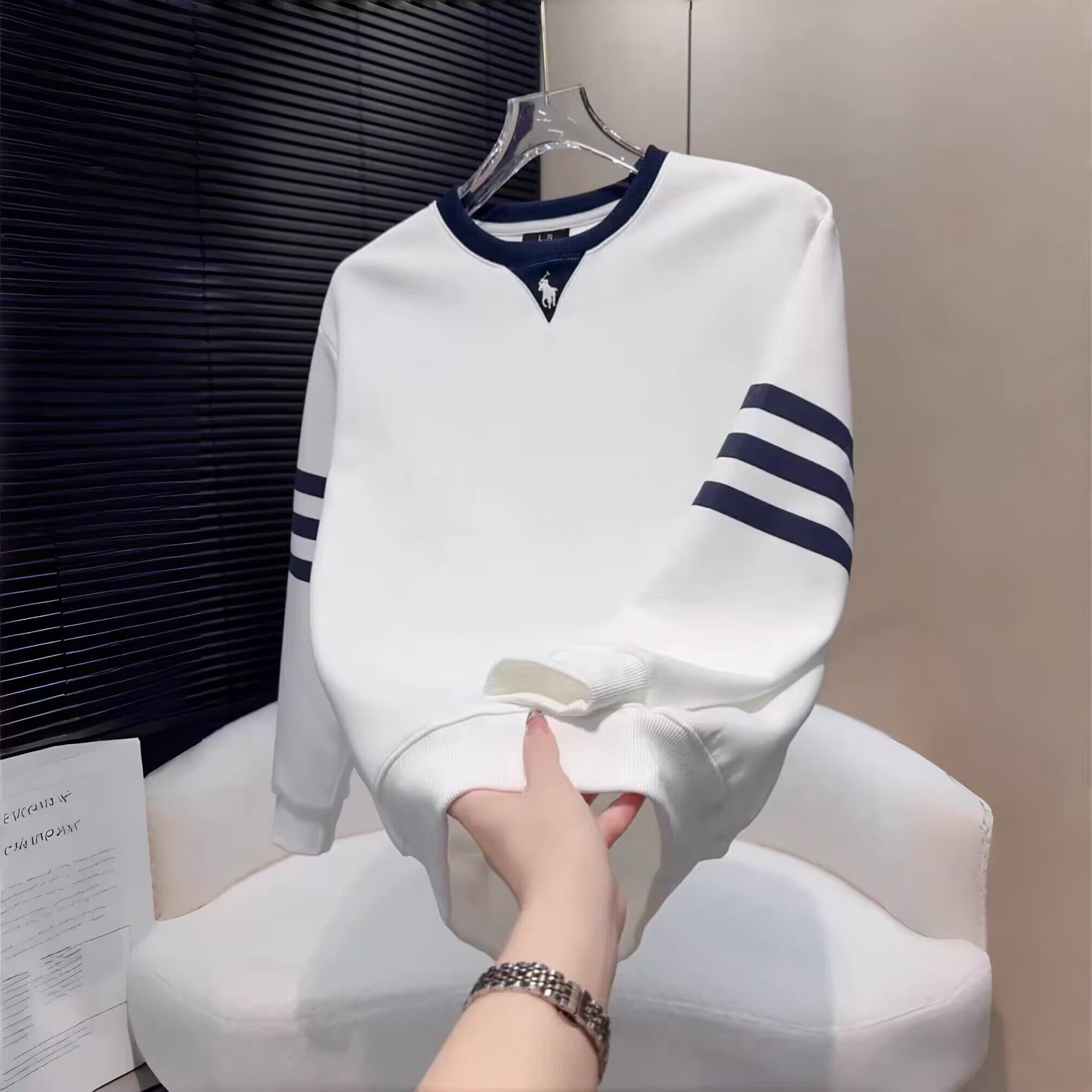 春秋季新款百搭刺绣上衣男士韩版帅气长袖卫衣撞色条纹圆领棒球服