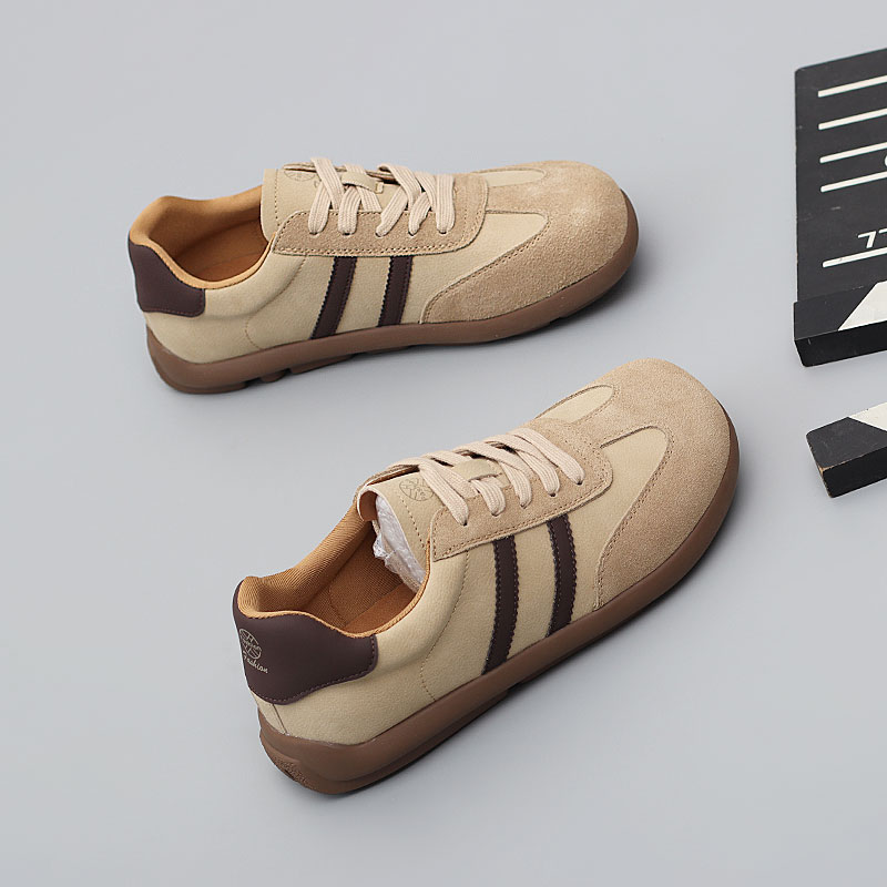 大码女鞋40一43舒适单鞋2024秋季新款柔软时尚特大号百搭休闲板鞋