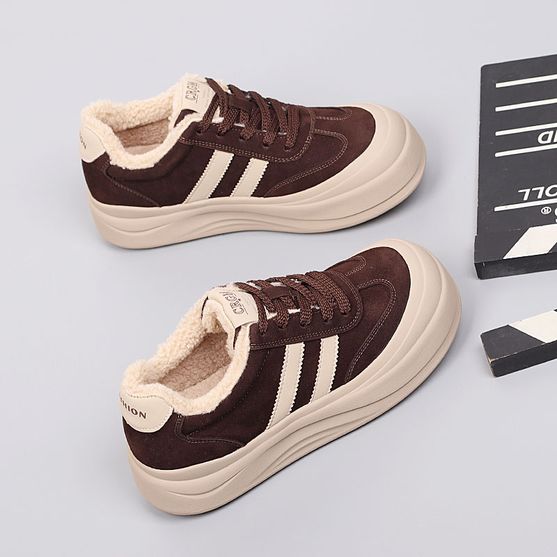 加大码女鞋41一43爆款棉鞋2025冬季新款保暖脚宽胖肥休闲加绒板鞋