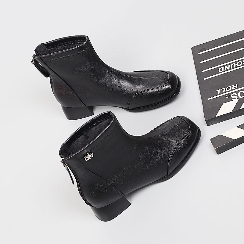 爆款大码女鞋41一43棉靴2025冬季新款休闲短靴脚宽胖肥加绒时装靴