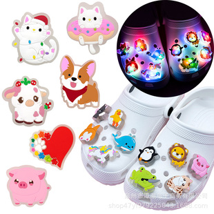 LED闪灯夜光洞洞鞋鞋花配饰PVC鞋扣卡骆驰装饰配件男女儿童小礼品