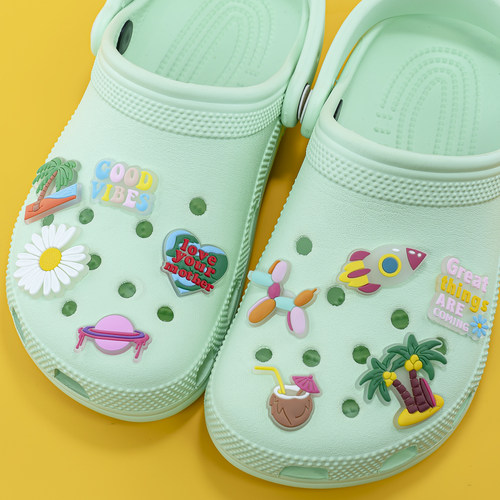 夜光洞洞鞋花沙滩鞋扣花可爱智必星休闲卡通鞋上装饰品可拆卸配件