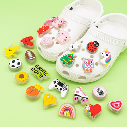 LED闪灯洞洞鞋花鞋配饰可自定义