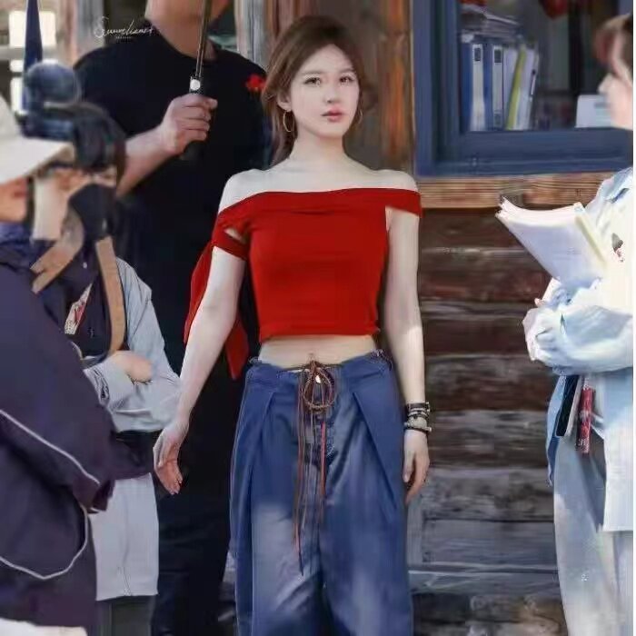 2025年新款短袖T恤女夏季chic辣妹修身显瘦别致绝美短款露肩上衣