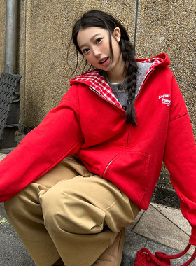 FORUYES官方店 秋冬新年红色格子拼接标语宽松加绒拉链帽衫外套