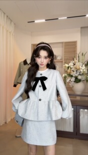 洋气时尚 品质女装 休闲原创小众老钱风 浅蓝千金套装 可可可欣