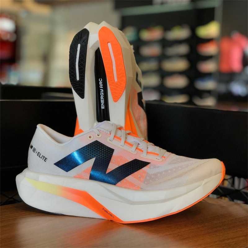 NEWBALANCE专业马拉松碳板跑鞋图片