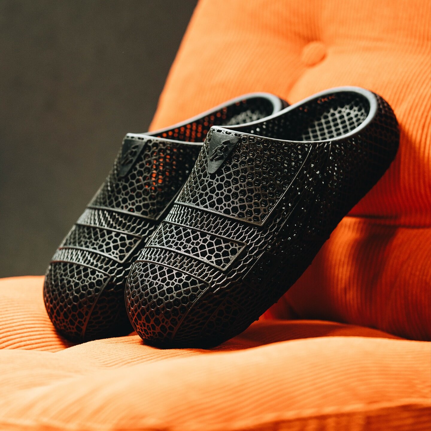 代购Asics STYRAX BREEZE亚瑟士未来感3D打印立体一脚蹬拖鞋图片