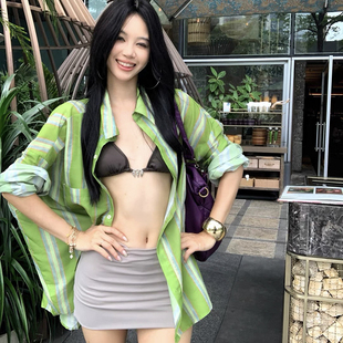 泰国松弛性感辣妹绝美绿条纹衬衫 包臀裙比基尼四件套度假风泳衣女