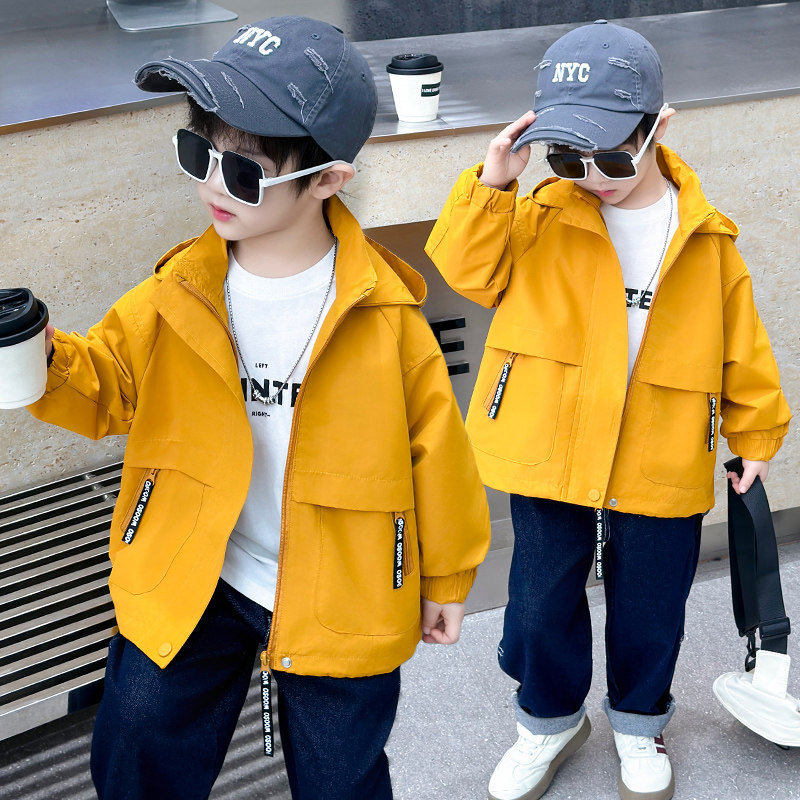男童秋装外套2025新款洋气儿童连帽冲锋衣酷帅衣服春秋款潮牌风衣