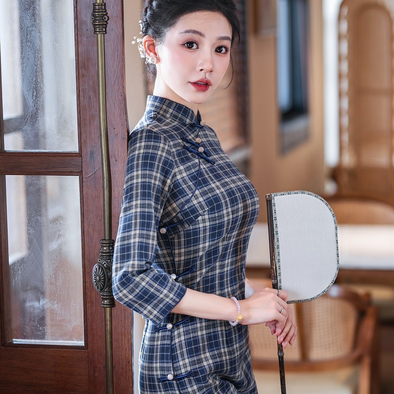 格子旗袍长款2025年新款日常可穿秋款年轻款中袖复古民国风连衣裙