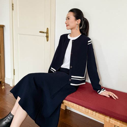 秘密盒子配得感 醋酸天丝黑白撞色拼接时髦闲适极简圆领小外套