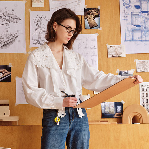 秘密盒子抒情节奏25早春波西米亚风重磅镂空刺绣全棉娃娃领白衬衫