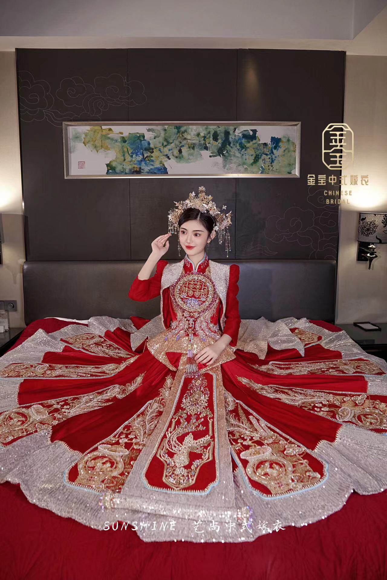 出租金宝品牌正版授权新娘中式婚礼古装大摆重工珠绣汉服秀禾服