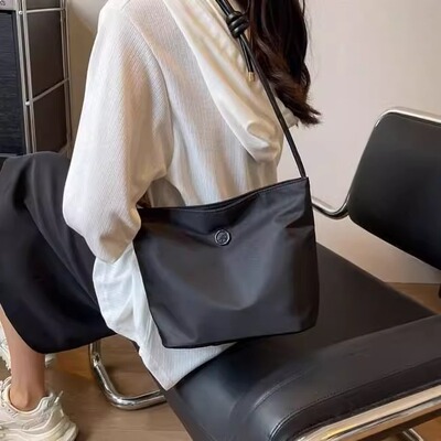 大容量新款夏季时尚托特包