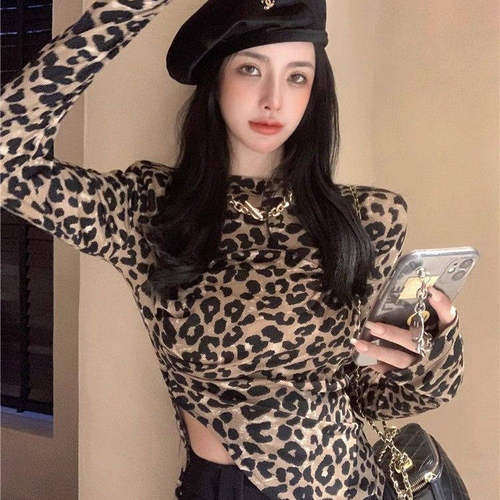 春秋新款美拉德时尚洋气豹纹上衣辣妹紧身不规则性感露腰打底衫冬