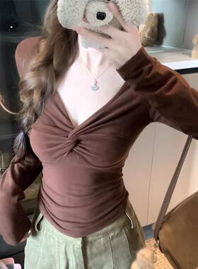 韩范时尚收腰显瘦紧身t恤女学生春秋季短款大领口露琐骨小衫上衣