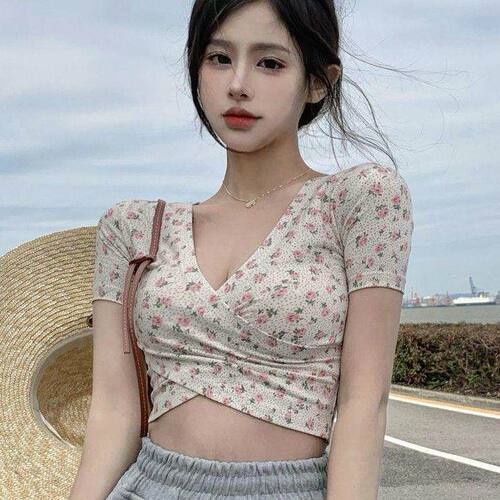 夏季清新小碎花深V性感显胸大紧身上衣女士洋气百搭露脐辣妹上衣