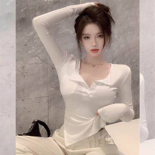 设计感纯欲辣妹紧身t恤女士春秋洋气性感半开领收腰打底衫上衣冬