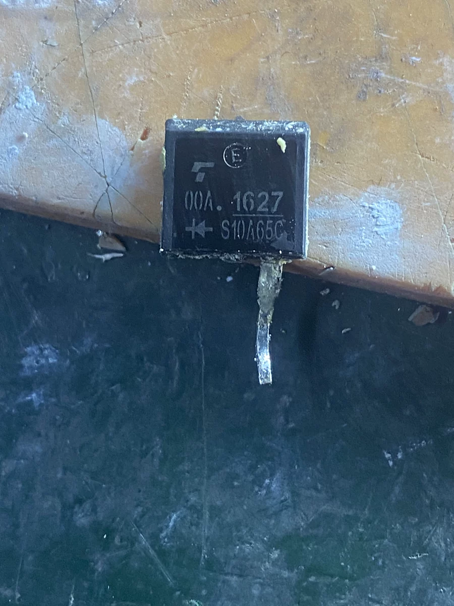 S10A65C 通用于 SCS210AM 新能源充电机肖特基二极管10A 650V拆机图片