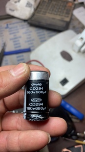 CD294 160V680UF 35直径2脚/4脚105度新能源汽车易损电容