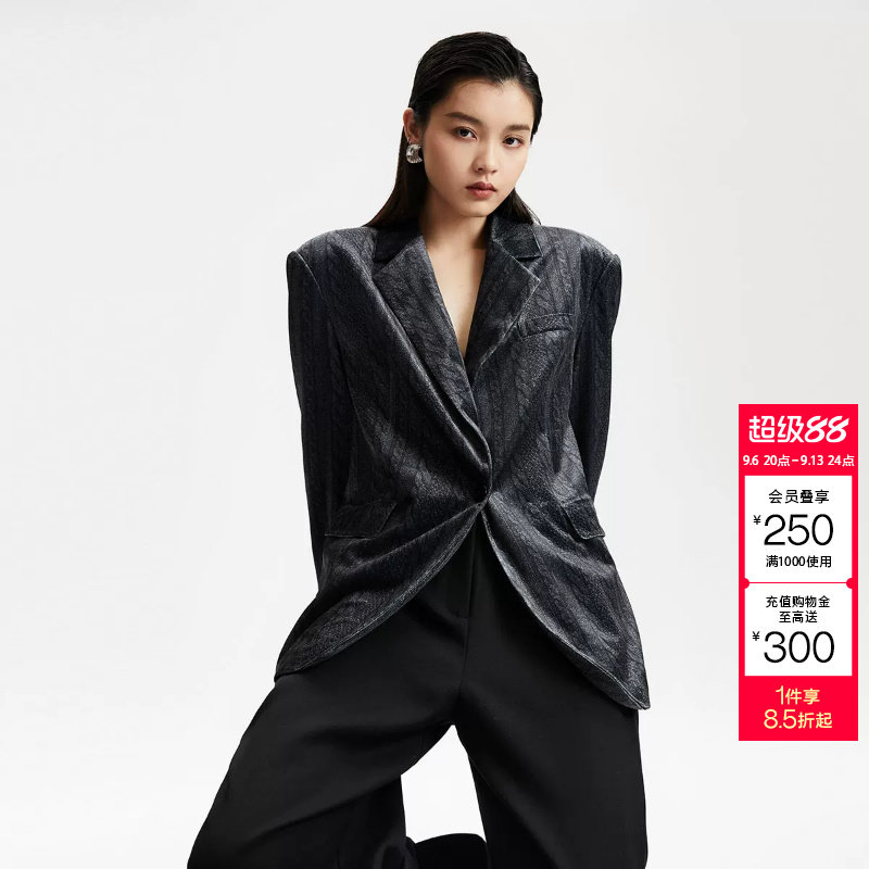 t区绫致CoutureMade西服春夏丝绒暗纹长袖上衣外套女图片