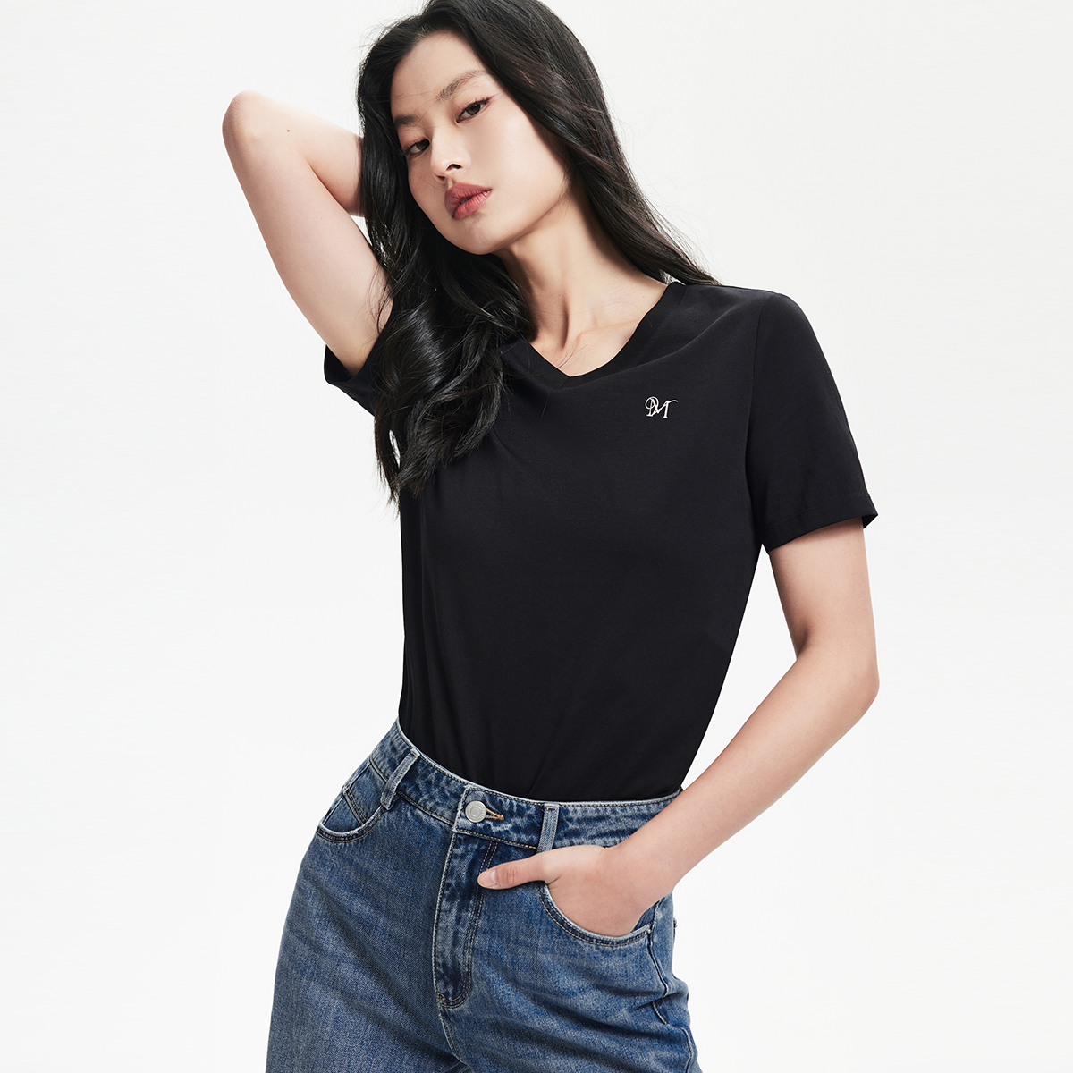 【合辑款】绫致Vero Moda T恤女2024春夏新基础款V领字母logo上衣 女装/女士精品 T恤 原图主图