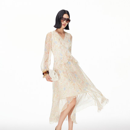 绫致Vero Moda连衣裙女2026春季新款荷叶边V领喇叭袖印花连衣裙