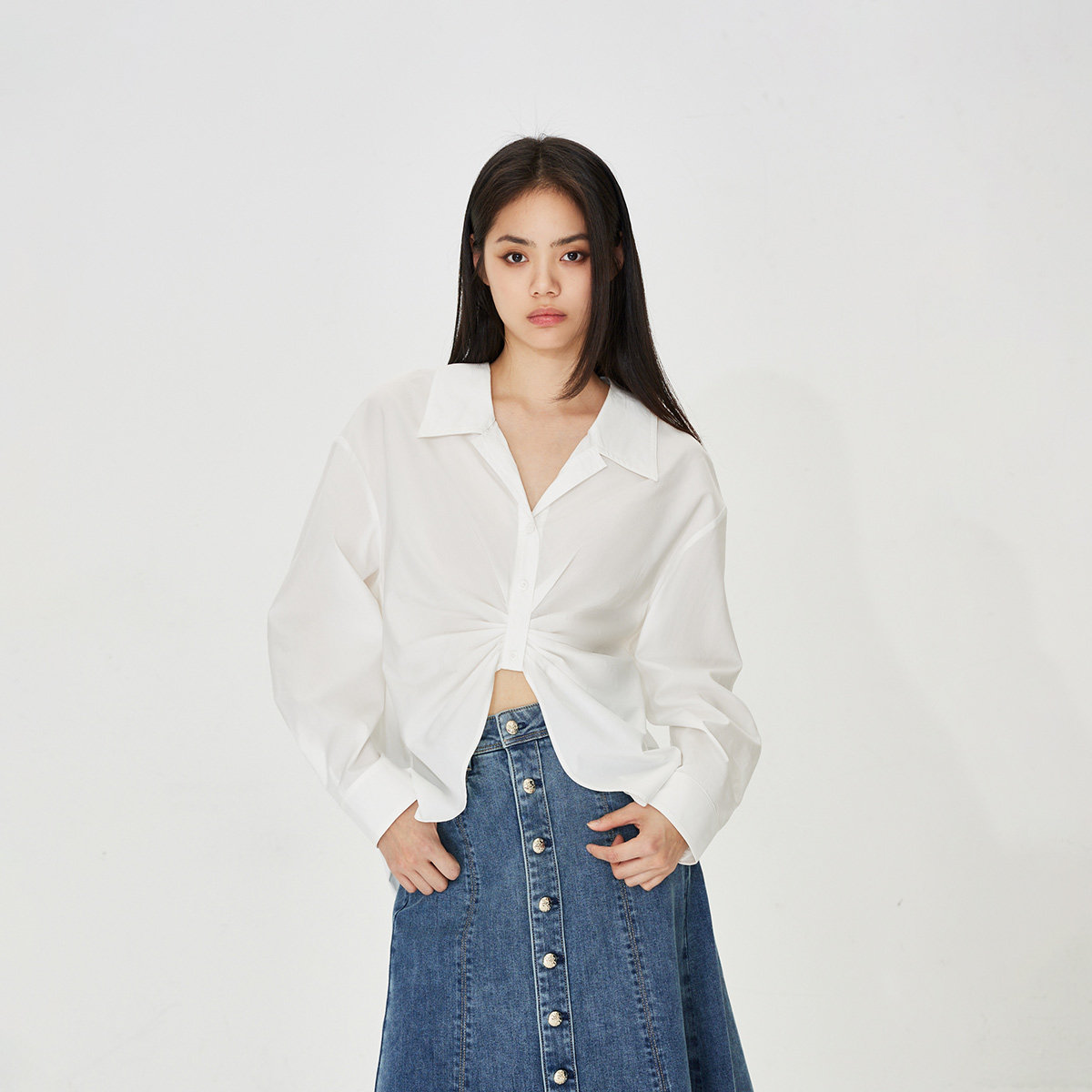 绫致ONLY春夏新小众设计宽松落肩白色长袖衬衫女时尚
