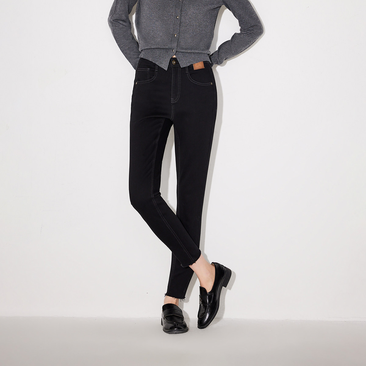 绫致ONLY2026春季新款个性脚口毛边高腰紧身九分裤牛仔裤女