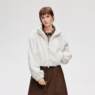 绫致ONLY2025冬季新款花苞下摆纯色短款柔软毛绒棉服外套女