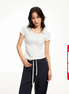 绫致ONLY2026春季新款修饰肩颈U型领口纯色修身短袖T恤女