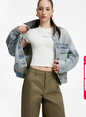 绫致ONLY2026秋季新款慵懒风拼接PU翻领宽松落肩牛仔外套女