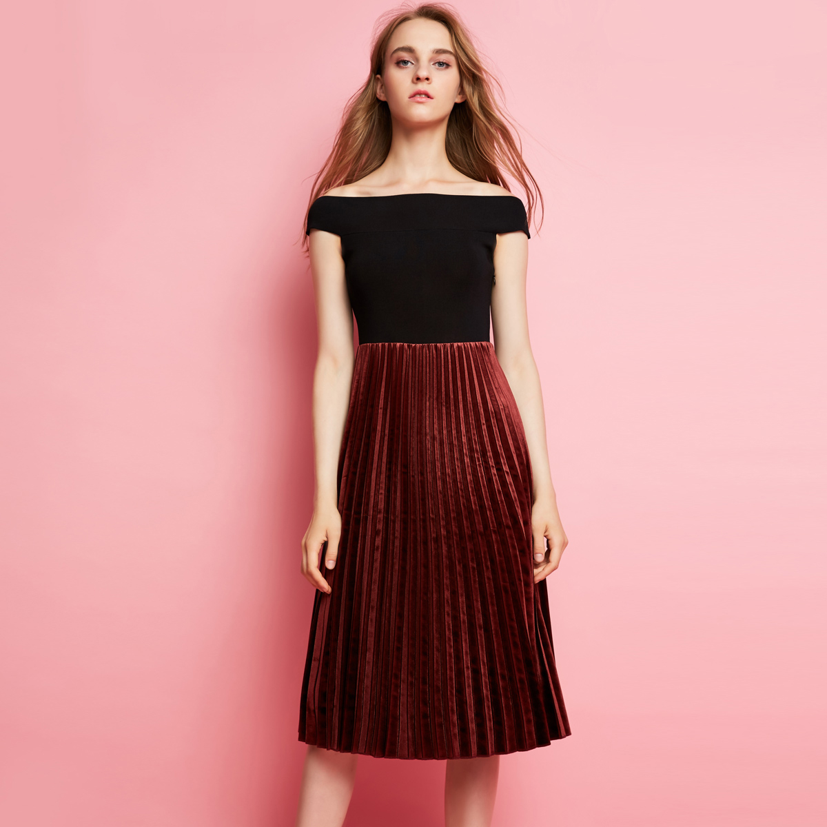 Vero Moda¼ÙÁ½¼þÕëÖ¯Ò»×ÖÁì°ÙñÞÁ¬ÒÂȹ|31737B548