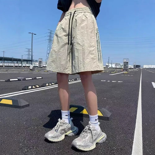 夏季新款美式短裤男潮牌薄款设计感小众宽松大码运动休闲五分裤子