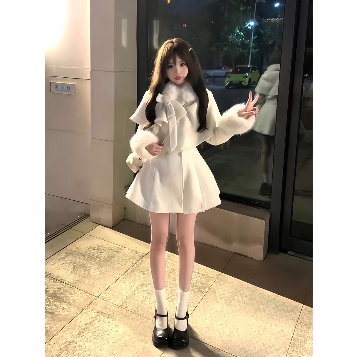 言可可 富家千金感冬装miu里miu气穿搭套装裙斗篷大衣夹棉三件套