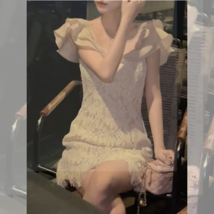 【现货】2026夏季新款高级感冷淡风辣妹显瘦性感白色蕾丝连衣裙女
