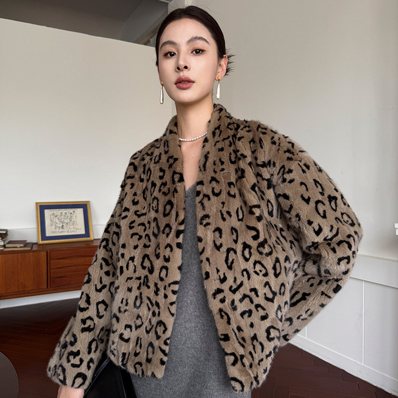 2025新款豹纹水貂毛毛外套女冬季皮毛一体小香风短款长袖皮草大衣