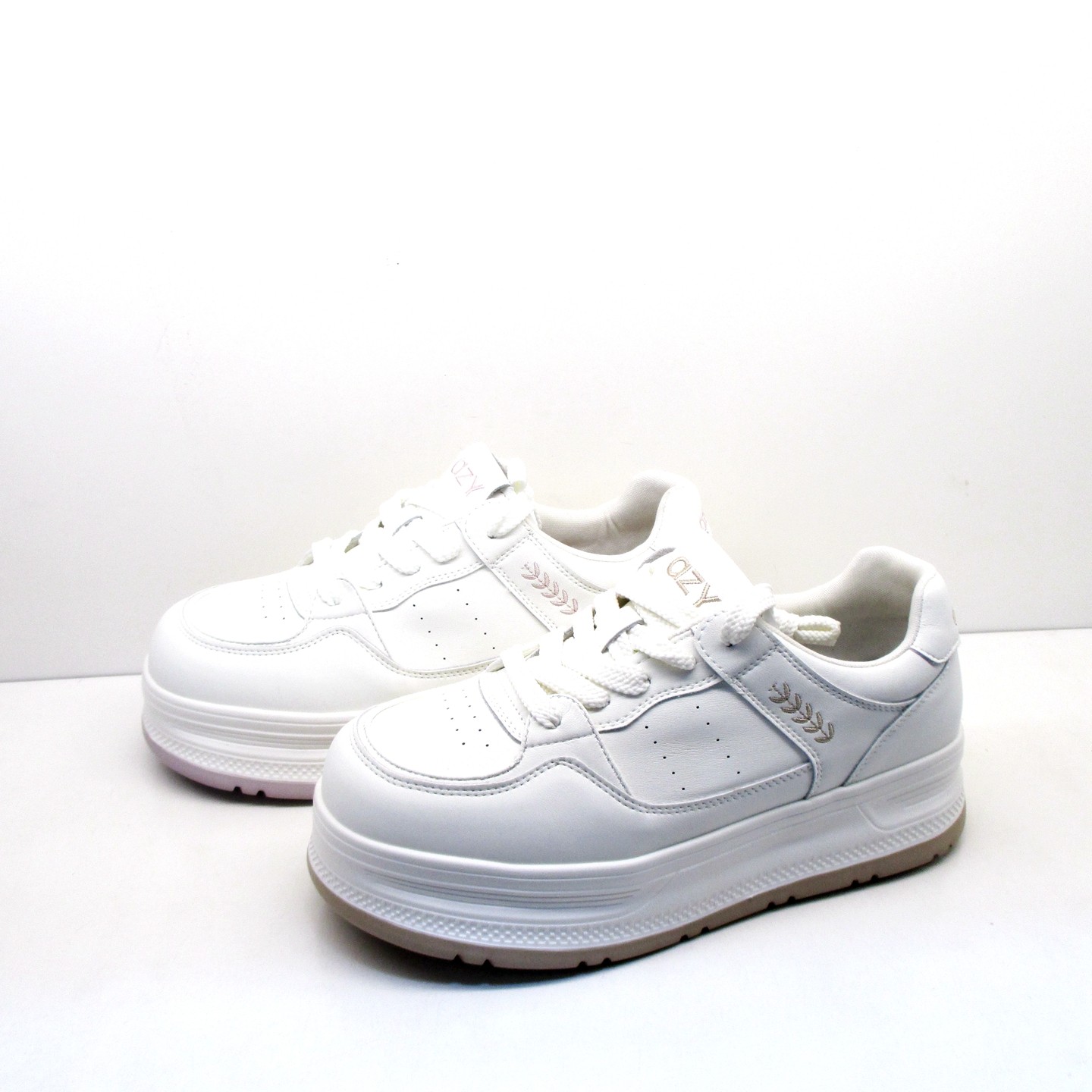 大码女鞋2026款春季厚底皮面小白鞋女百搭时尚舒适休闲板鞋40-43,女鞋,时尚休闲鞋,淘宝优惠券,粉丝福利购,淘宝优惠卷