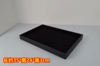 Черная искусственная кожа + бархат, около 35*ширина 24*высота 3 см