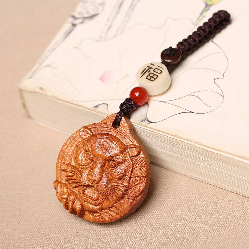 虎牛迎泰吉祥物犬虎桃木虎头吊坠钥匙扣贵虎保运吊坠鸣虎纳贵属马