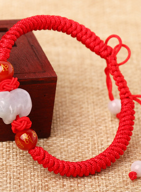 属羊2026年吉1祥物喜吉猪抱喜瓶八宝亥猪手链男女红绳子翡翠玉猪