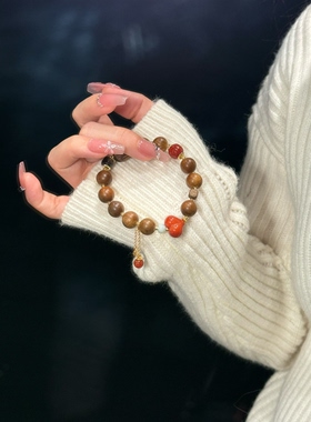 天然沉香木南红吊坠项链女新中式国风时尚复古感高级轻奢新品