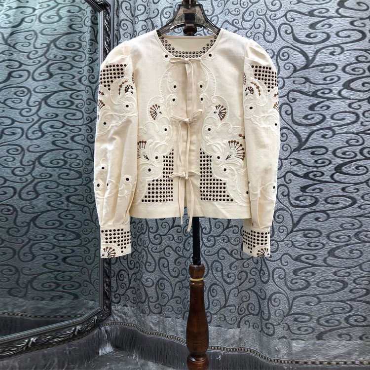 初溯家2026早春新款欧货女法式复古刺绣镂空绑带长袖短上衣小外套