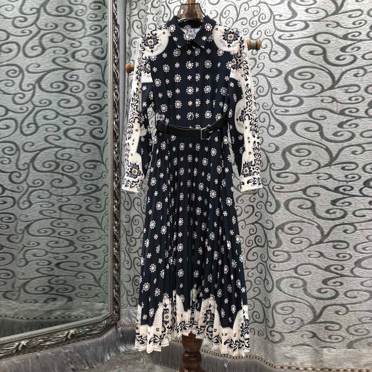 初溯2026早春新款欧货女装黑底白花半系扣压褶腰带收腰长连衣裙