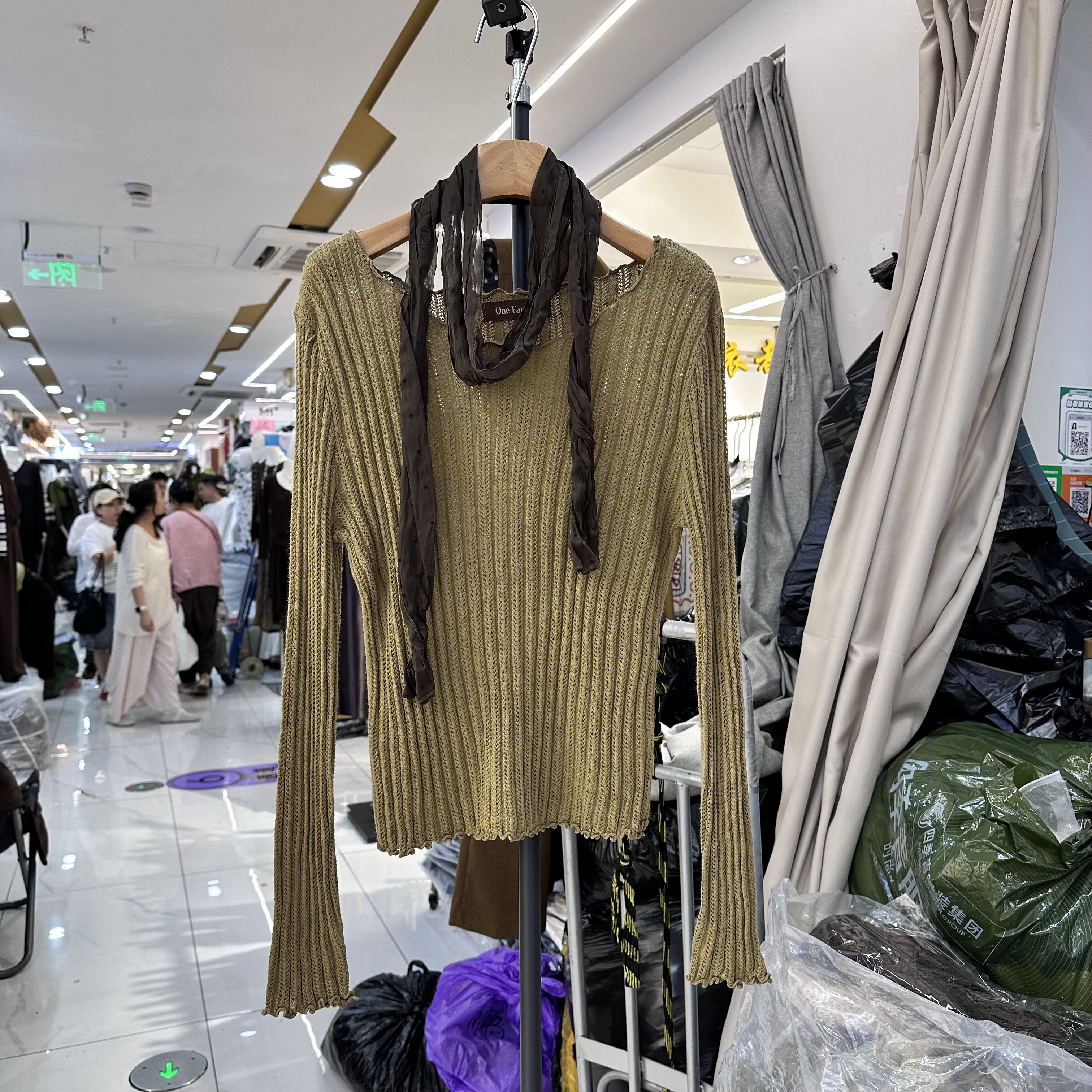 OenFamiIy777012围巾坑条毛衣