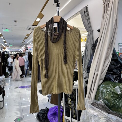 OenFamiIy777012围巾坑条毛衣