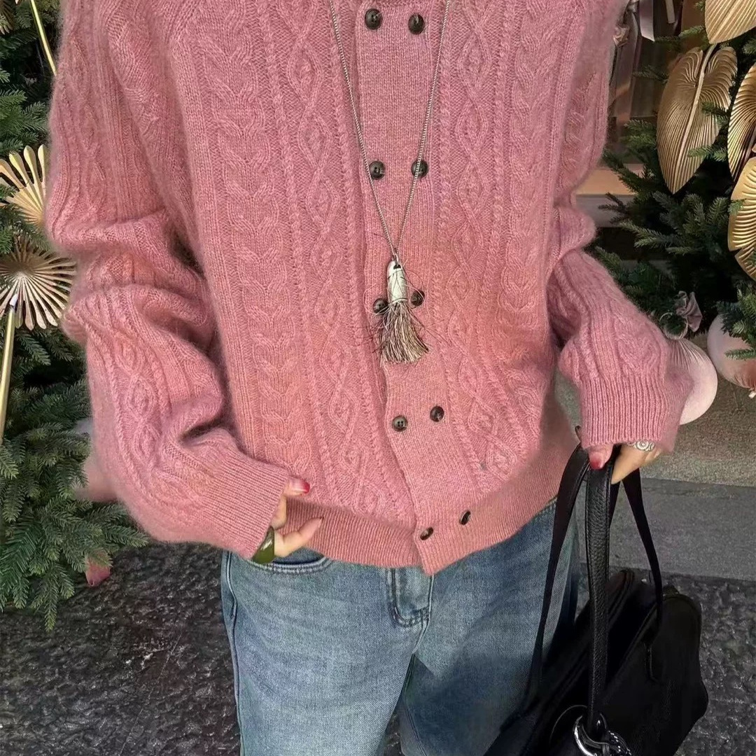 韩系双排扣菱形格开衫毛衣